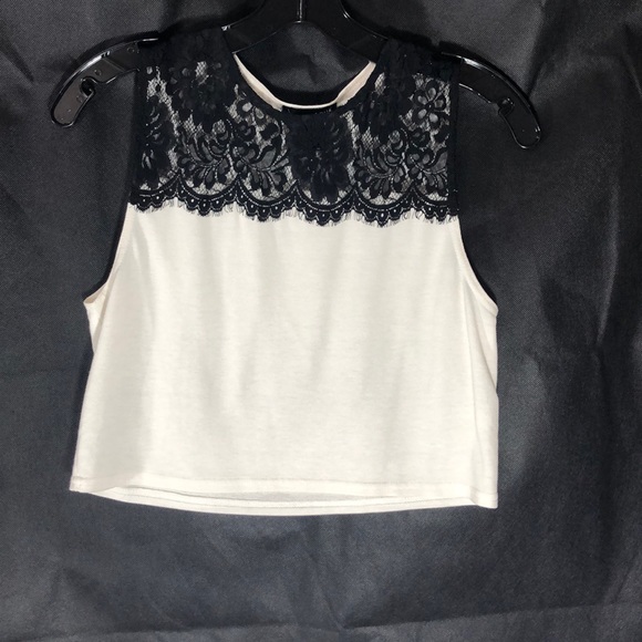 SOLD =5 item =.3 Tops. 1 legging, Size M , 1 - Picture 3 of 8